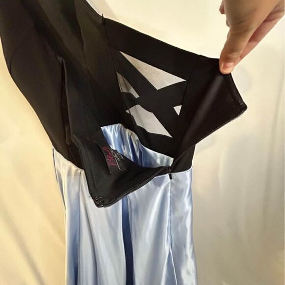 Long satin cut out halter ball gown. Size 9/10. Excellent condition. Built in br - Picture 10 of 12